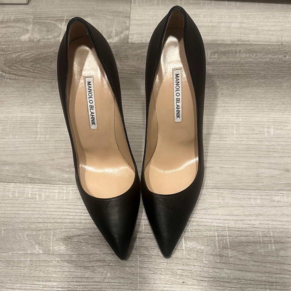 New, Never Worn Manolo Blahnik Size 9 Black Women's Shoes